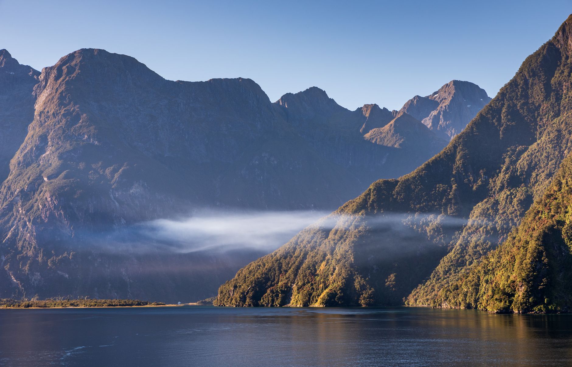 Stunning New Zealand fiordland landscape with mountains and lake